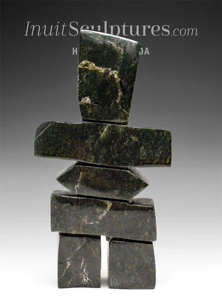 Inukshuk 9" par Saila Pudlat *Grand de cœur*
